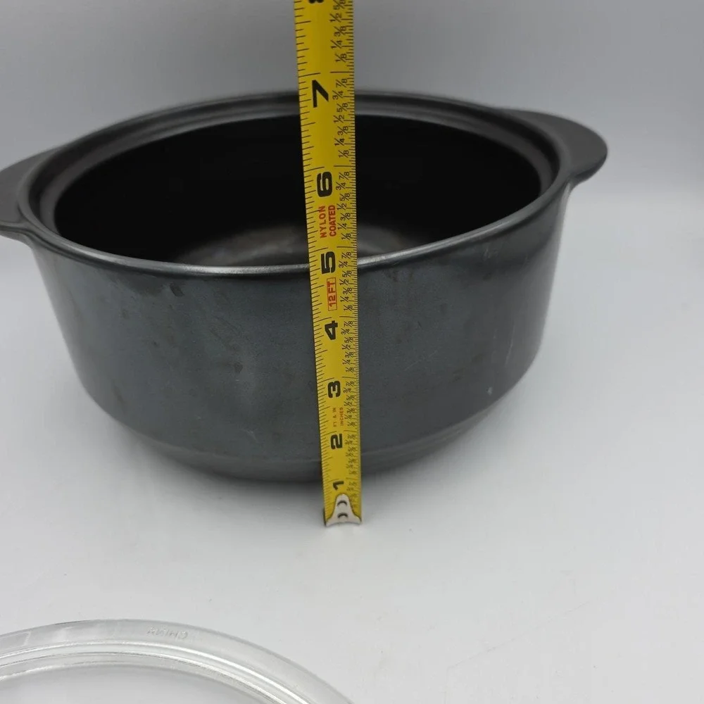 Pampered Chef Rockcrok Dutch Oven Black 4 Qt / 3.8 L with Glass Lid